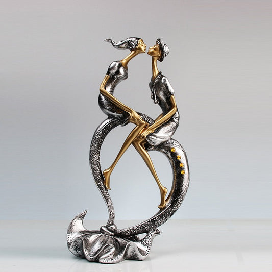 Kissing Couple Figurine Heart Shape Home Decor Gift
